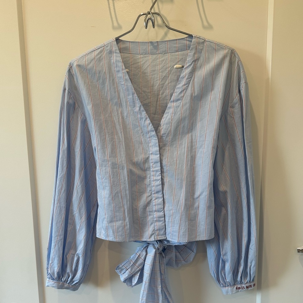 Girls Bite Back Fitted Striped Button Down Size M/L